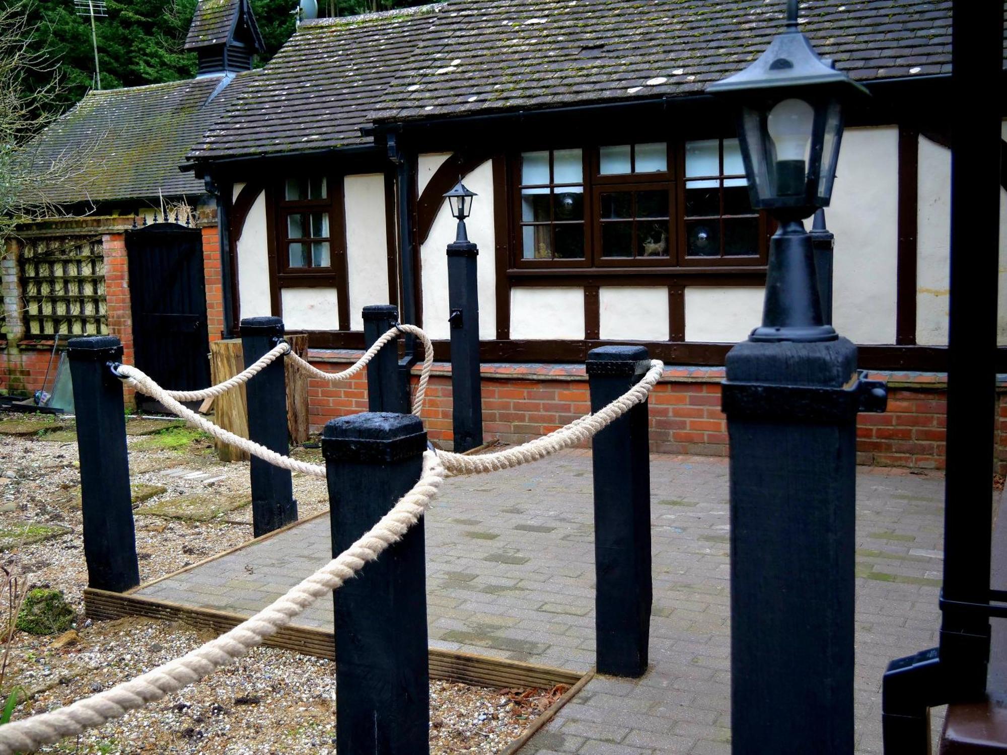 Beautiful Cottage In Brentwood Kelvedon Hatch Exterior foto
